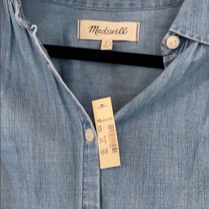 Madewell Tops - Madewell NWT button down denim shirt Madewell Tops - Madewell NWT button down denim shirt